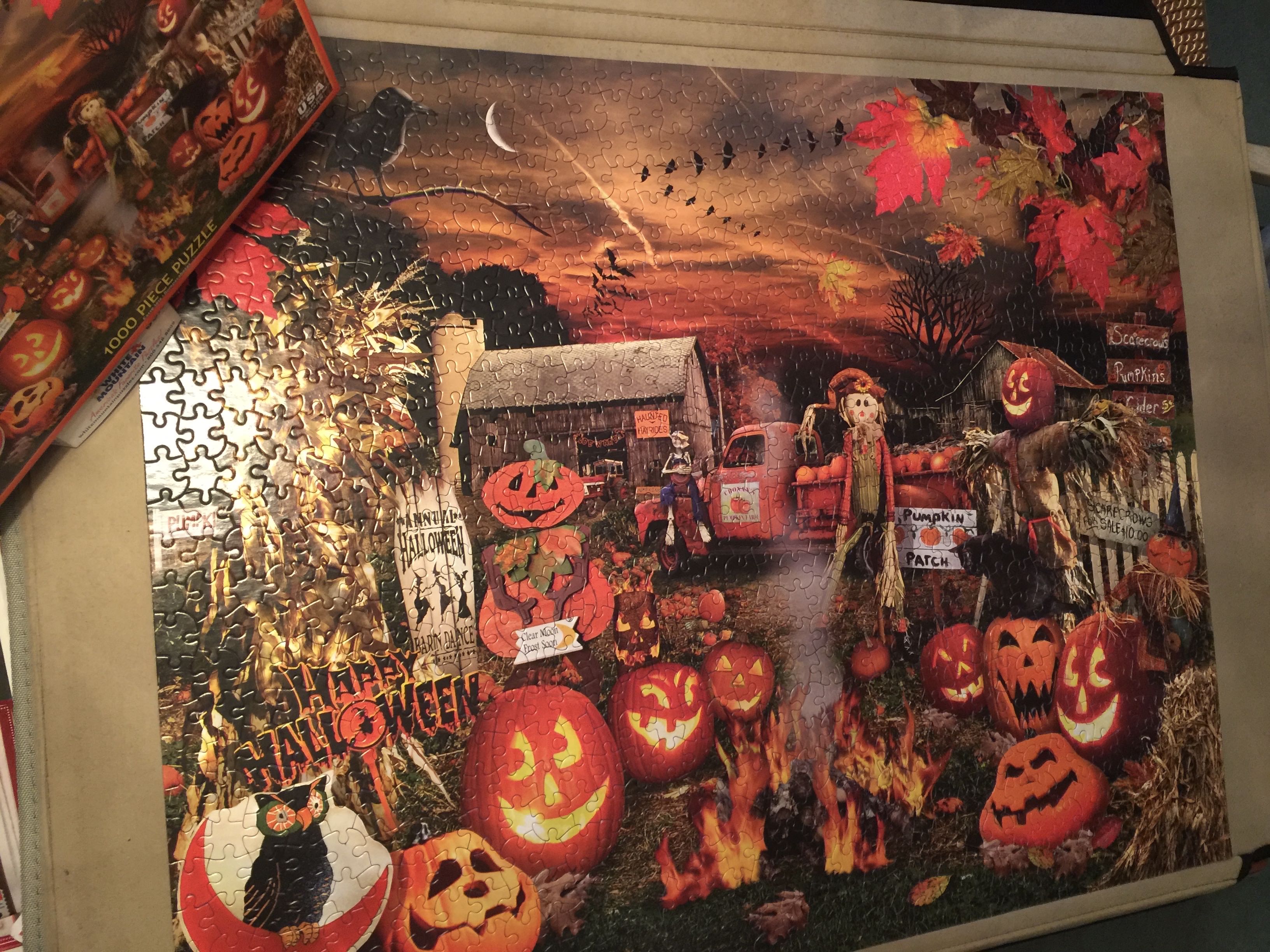 Jack-O-Lanterns - White Mountain Puzzles puzzle collectible - Main Image 3