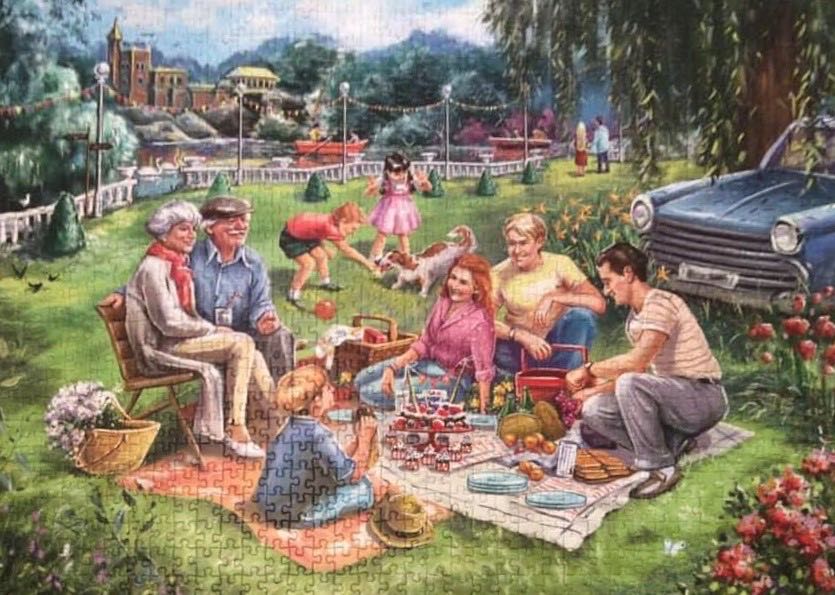 Birthday Picnic APM - Falcon de luxe puzzle collectible [Barcode 8710126112632] - Main Image 3