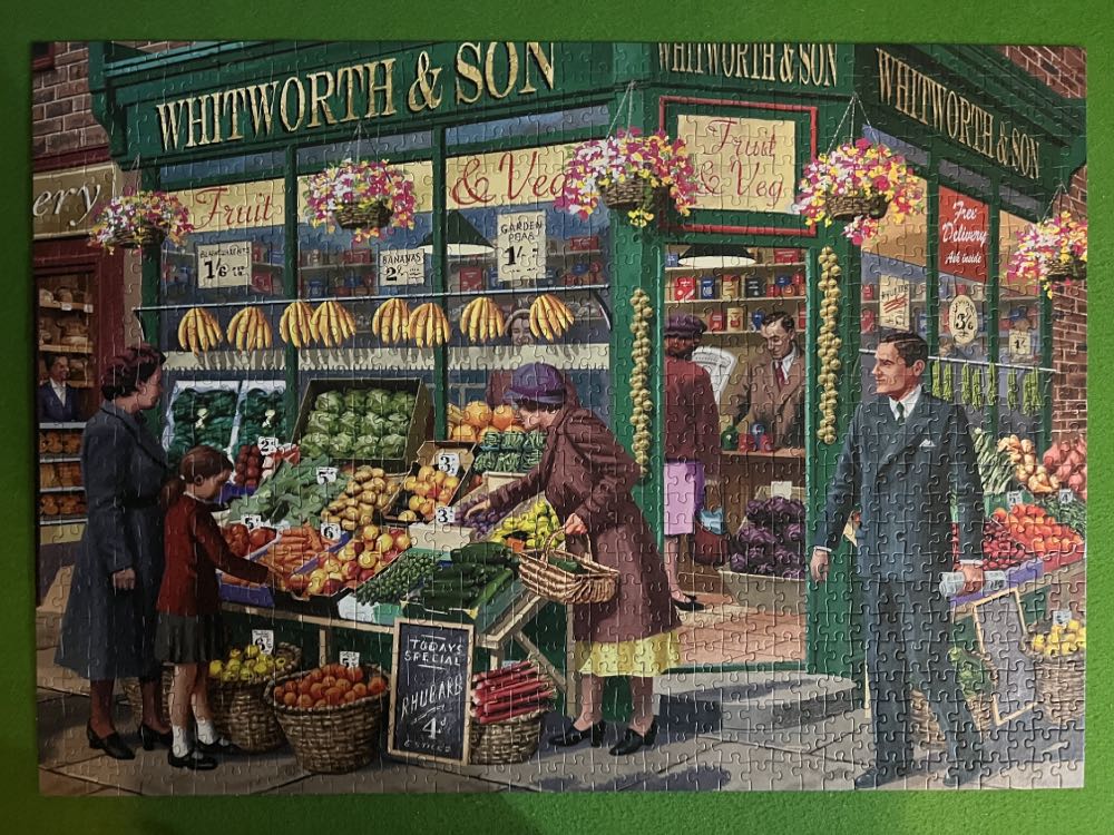The Greengrocer - Falcon de luxe puzzle collectible [Barcode 8710126112328] - Main Image 2