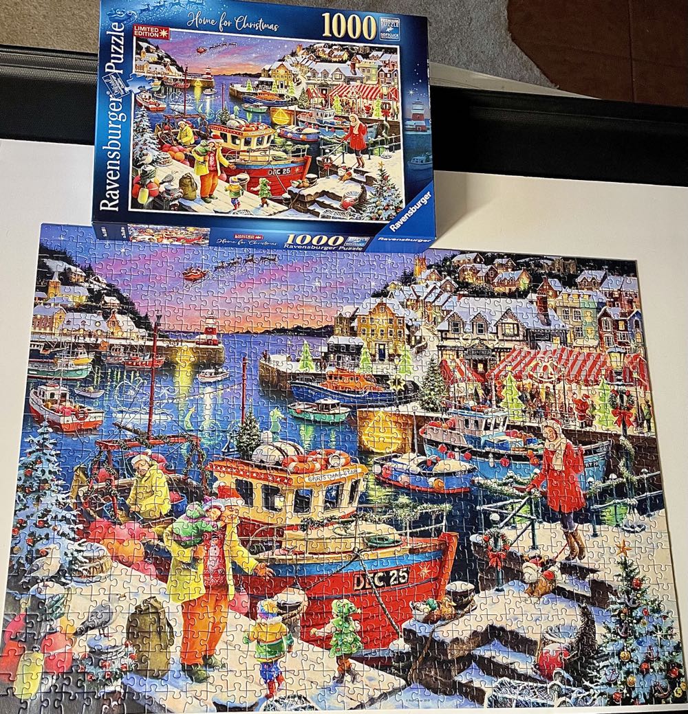 Home For Christmas-TRADED - Ravensburger puzzle collectible [Barcode 4005556139910] - Main Image 2