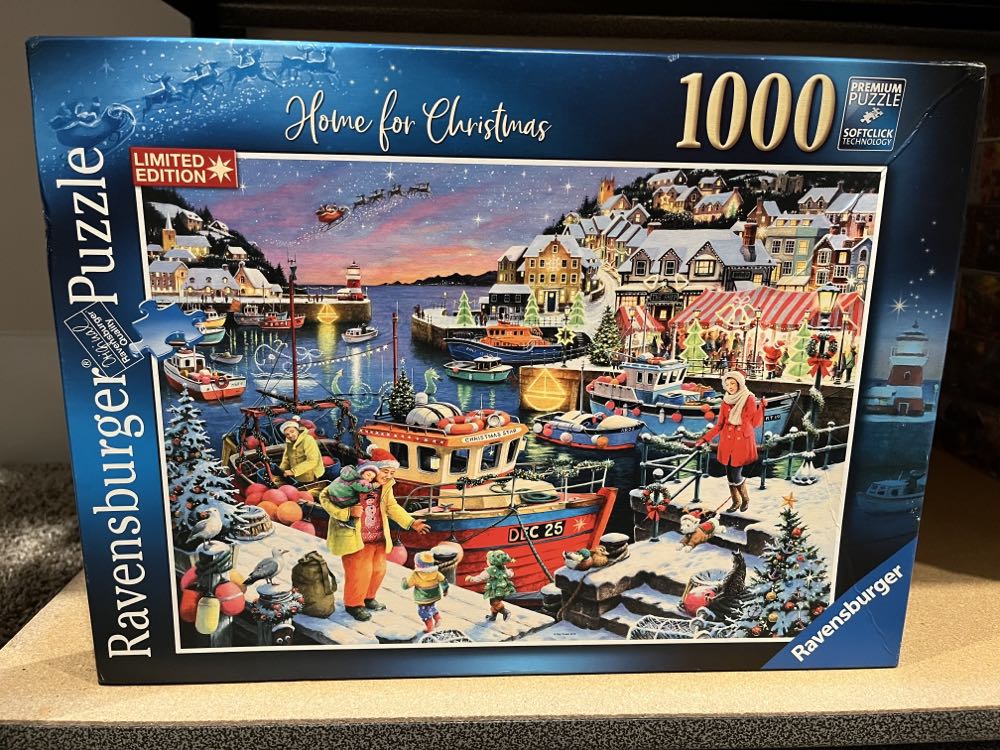 Home For Christmas-TRADED - Ravensburger puzzle collectible [Barcode 4005556139910] - Main Image 3