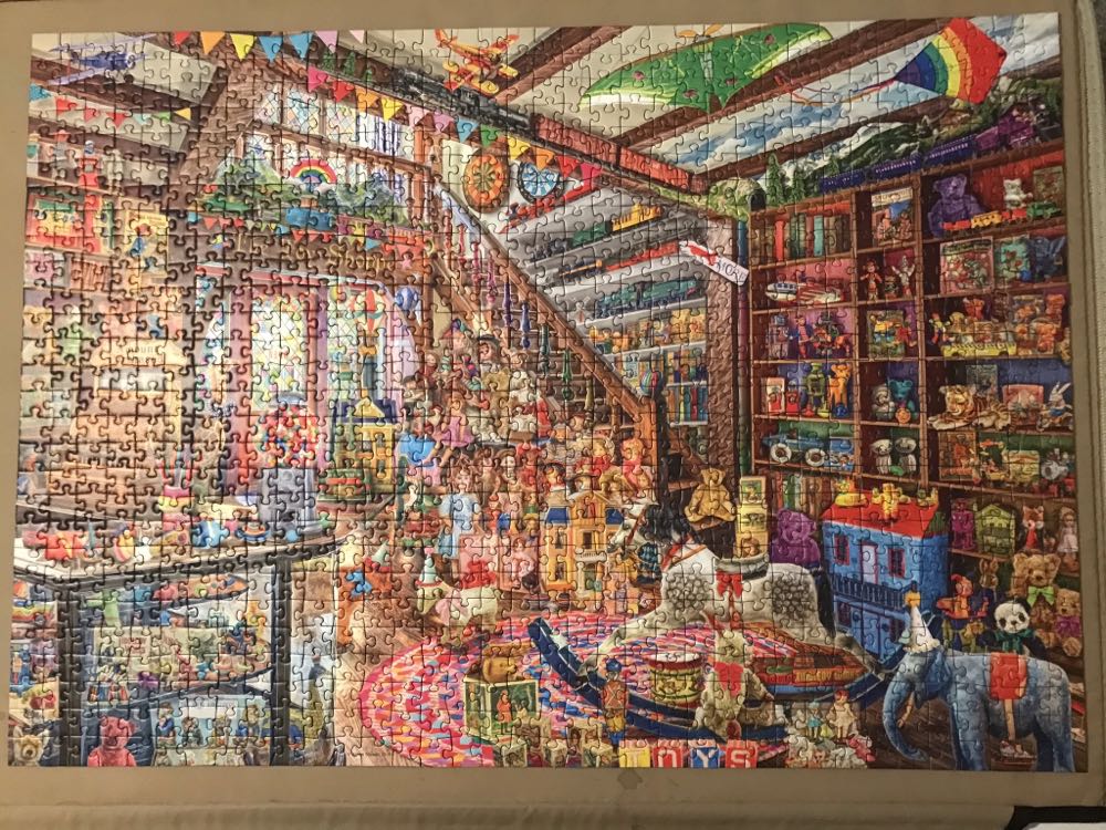 Fantasy Toy Shop - Ravensburger puzzle collectible [Barcode 4005556139835] - Main Image 2