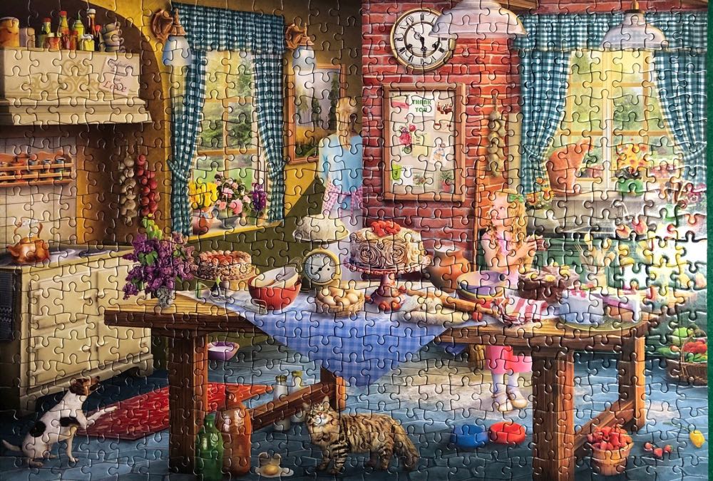 Sneaking A Slice - Gibsons puzzle collectible [Barcode 5012269031164] - Main Image 3