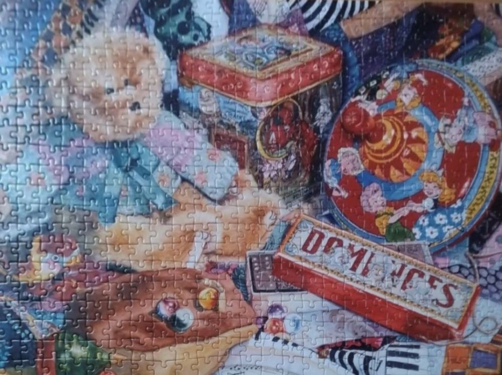 Topsy Turvy - Gibsons puzzle collectible [Barcode 5012269008937] - Main Image 4