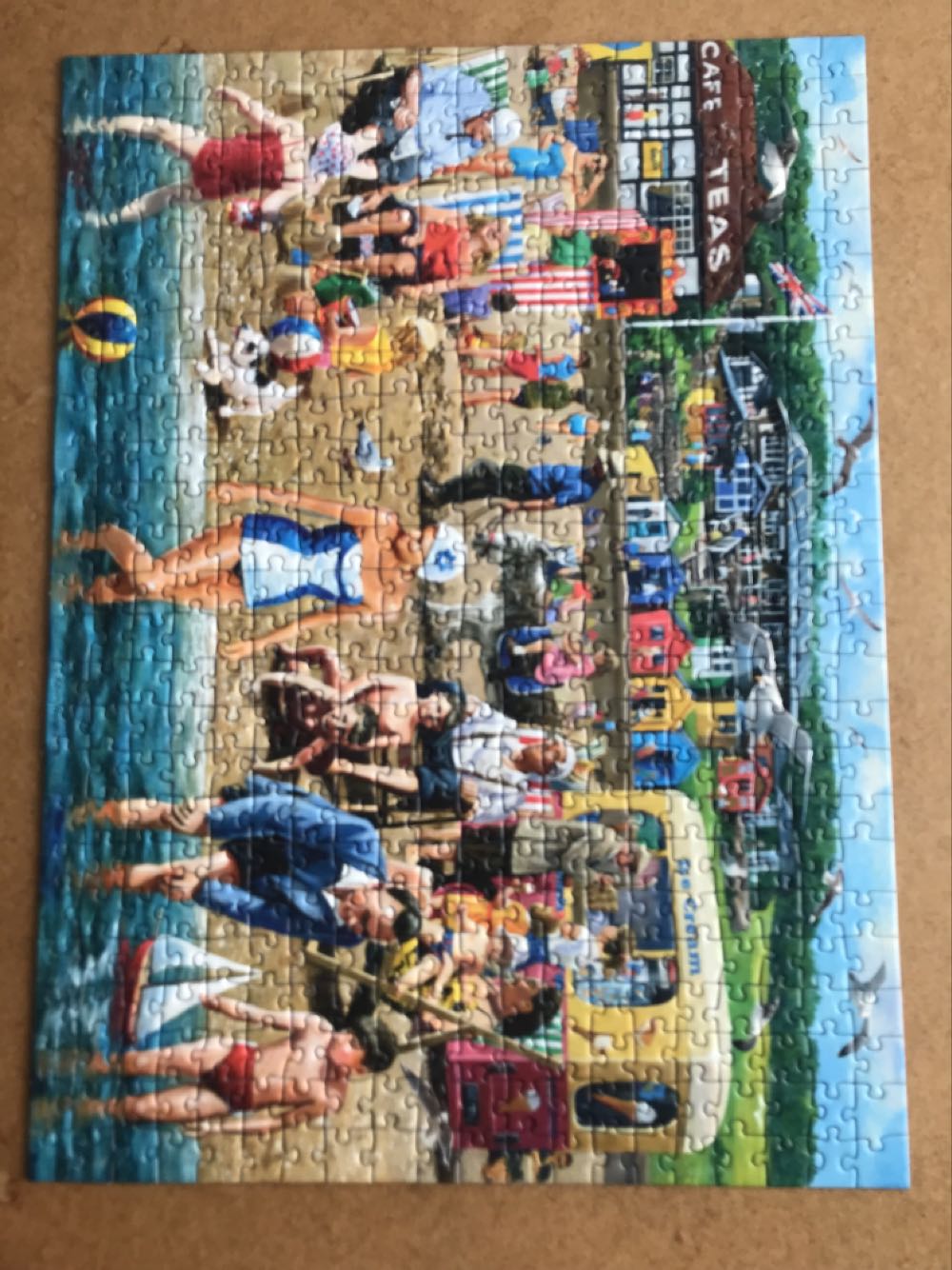 At The Beach - Ravensburger puzzle collectible [Barcode 4005556146574] - Main Image 3