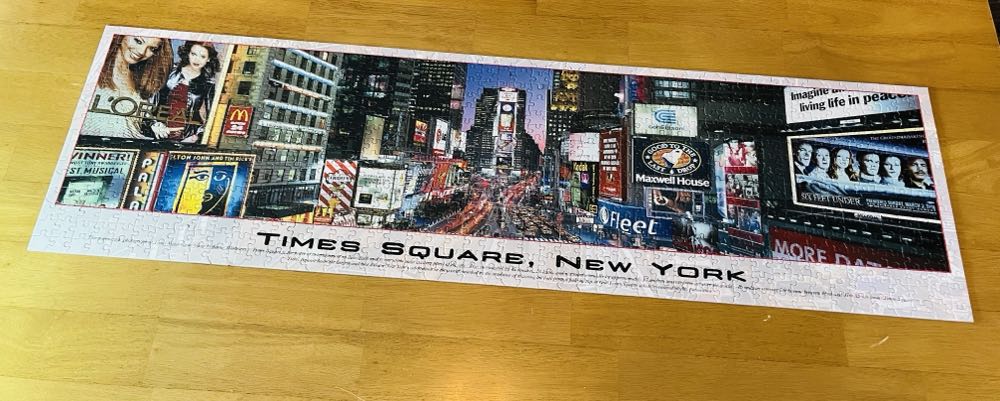 Times Square, New York - Buffalo Games puzzle collectible [Barcode 079346140183] - Main Image 2