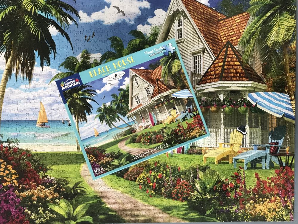 Beach House - White Mountain puzzle collectible [Barcode 724819263356] - Main Image 4