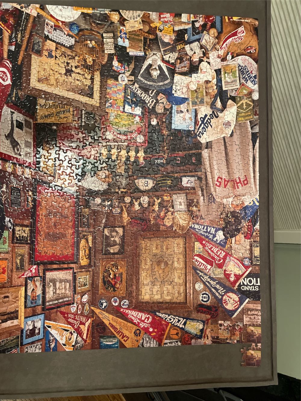 Collectors Closet - Springbok puzzle collectible [Barcode 091683104734] - Main Image 3