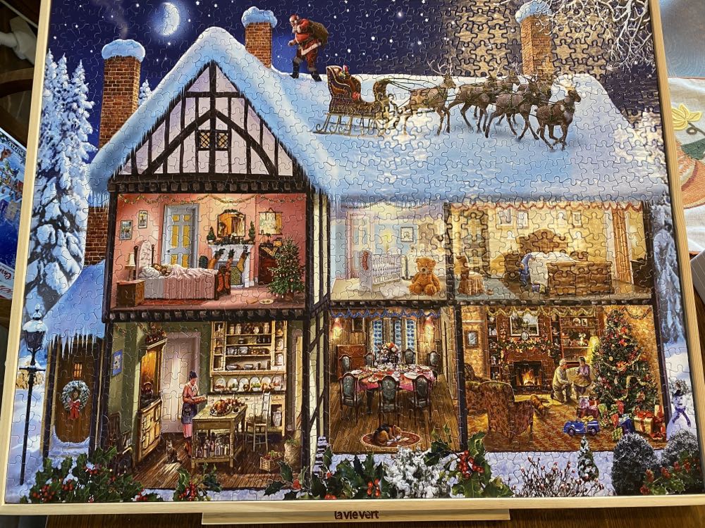 Christmas House - White Mountain Puzzles puzzle collectible [Barcode 724819258208] - Main Image 3