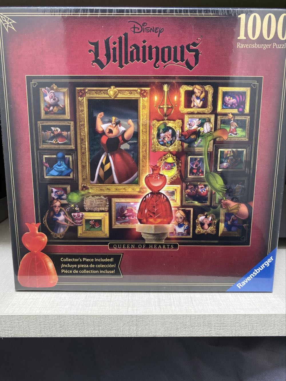 Villainous Disney- Queen Of Hearts - Ravensburger puzzle collectible [Barcode 4005556819416] - Main Image 2