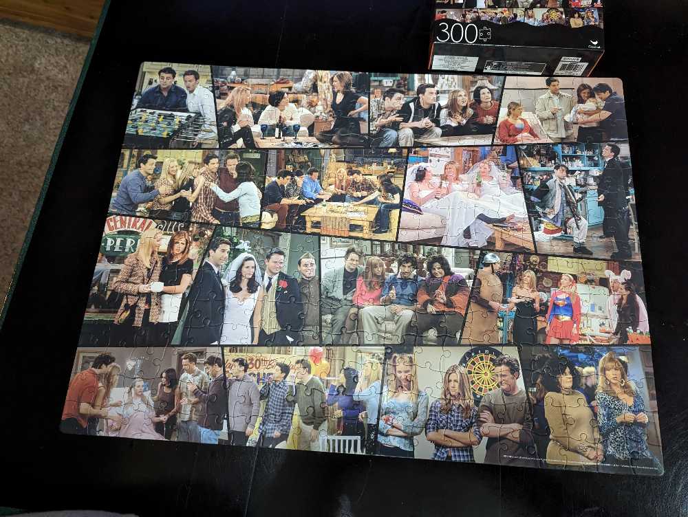 Friends - Friends Photo Collage - Cardinal puzzle collectible [Barcode 778988259986] - Main Image 3