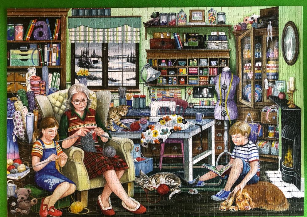Granny’s Sewing Room - Falcon puzzle collectible [Barcode 8710126112731] - Main Image 2