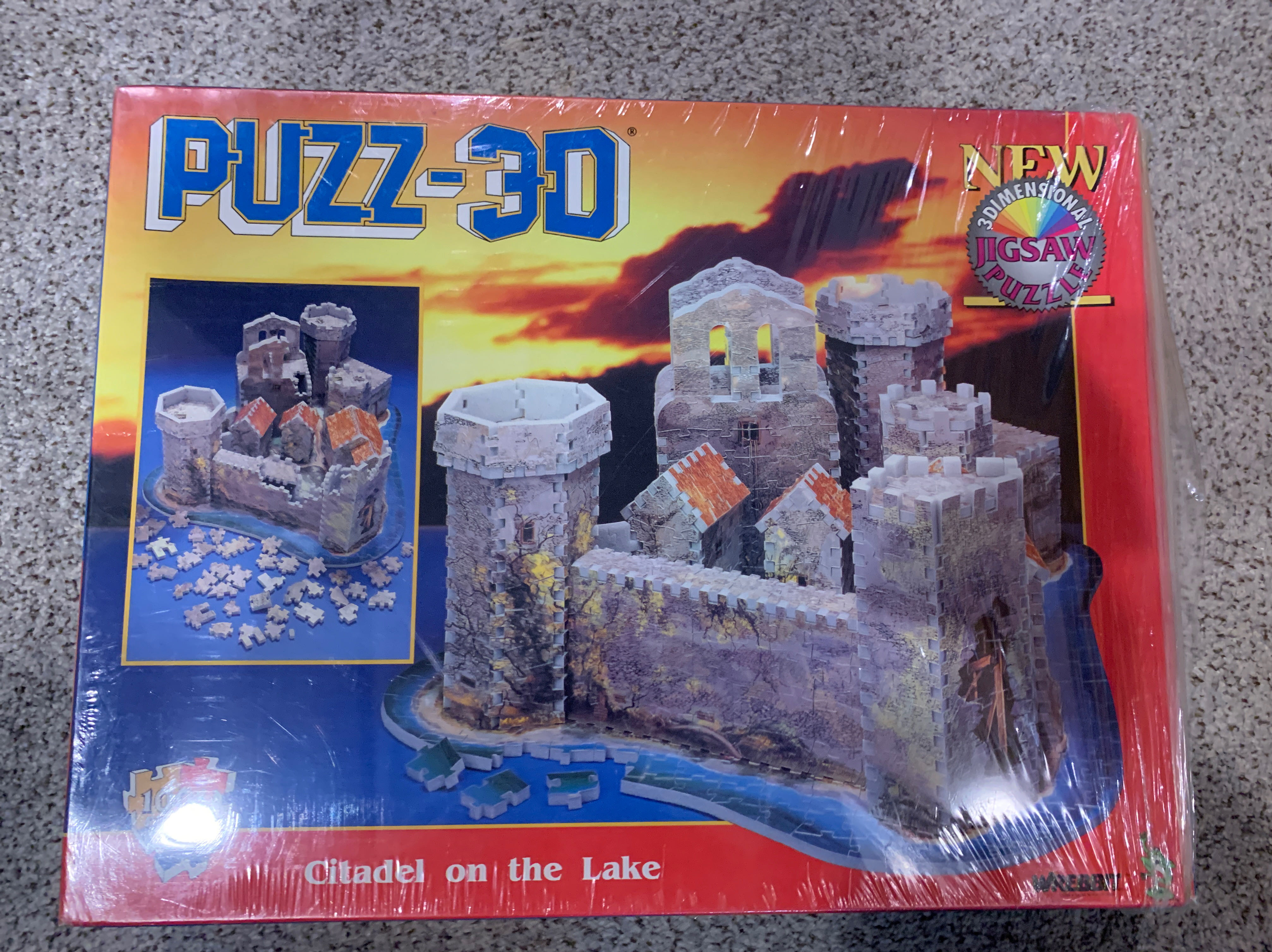 Citadel on the Lake - Wrebbit Puzz 3D puzzle collectible [Barcode 772666008040] - Main Image 1
