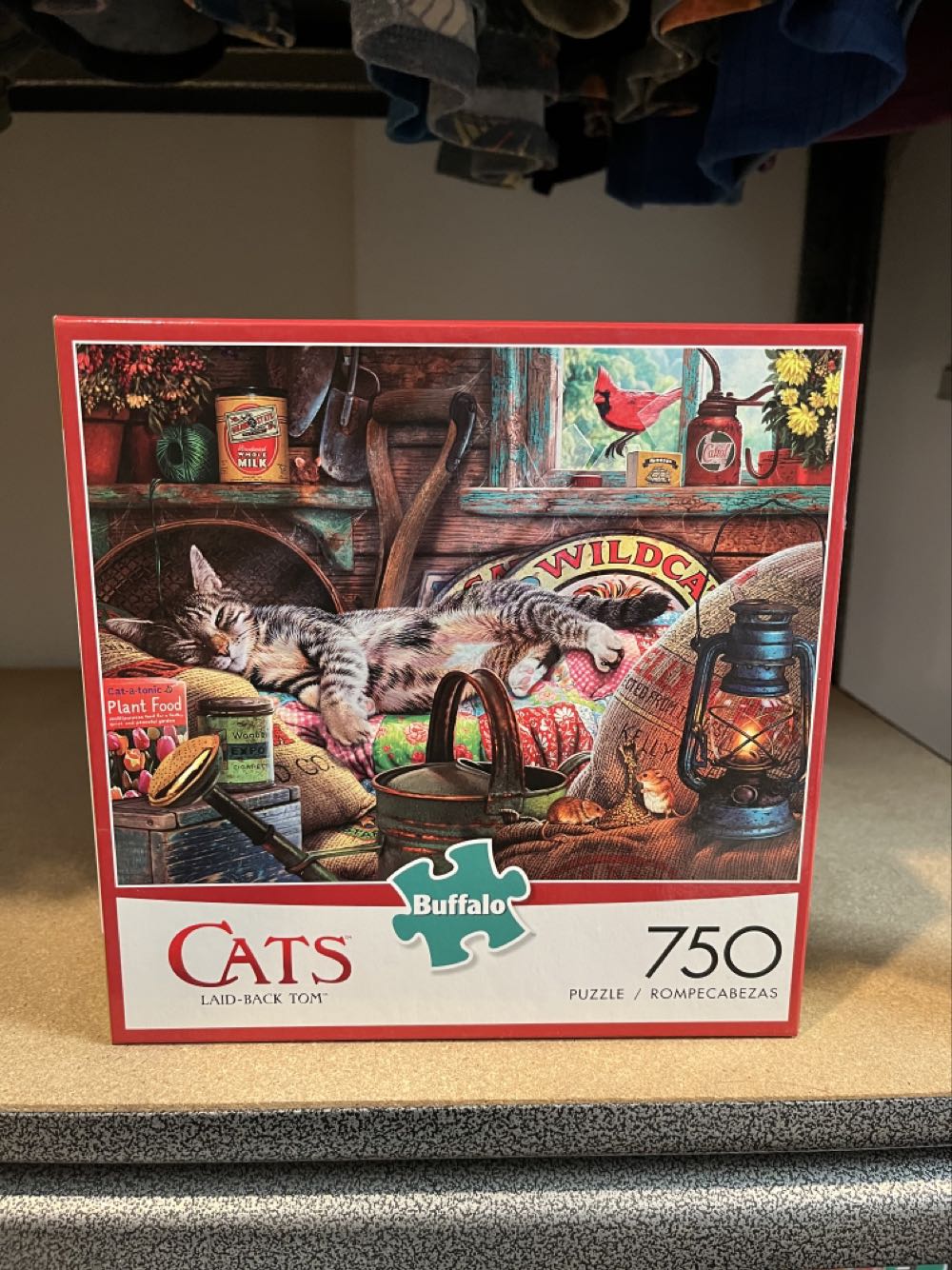 Laid-Back Tom-old - Buffalo Games puzzle collectible [Barcode 079346170869] - Main Image 2