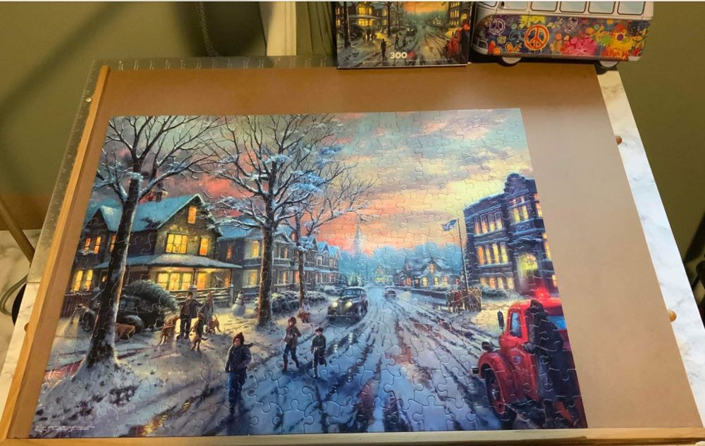 A Christmas Story - Ceaco puzzle collectible [Barcode 021081220927] - Main Image 2