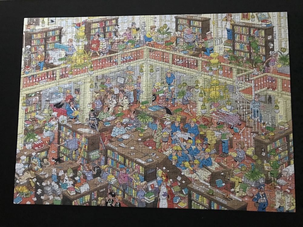 The Library - Jumbo 1000 puzzle collectible [Barcode 8710126190920] - Main Image 3