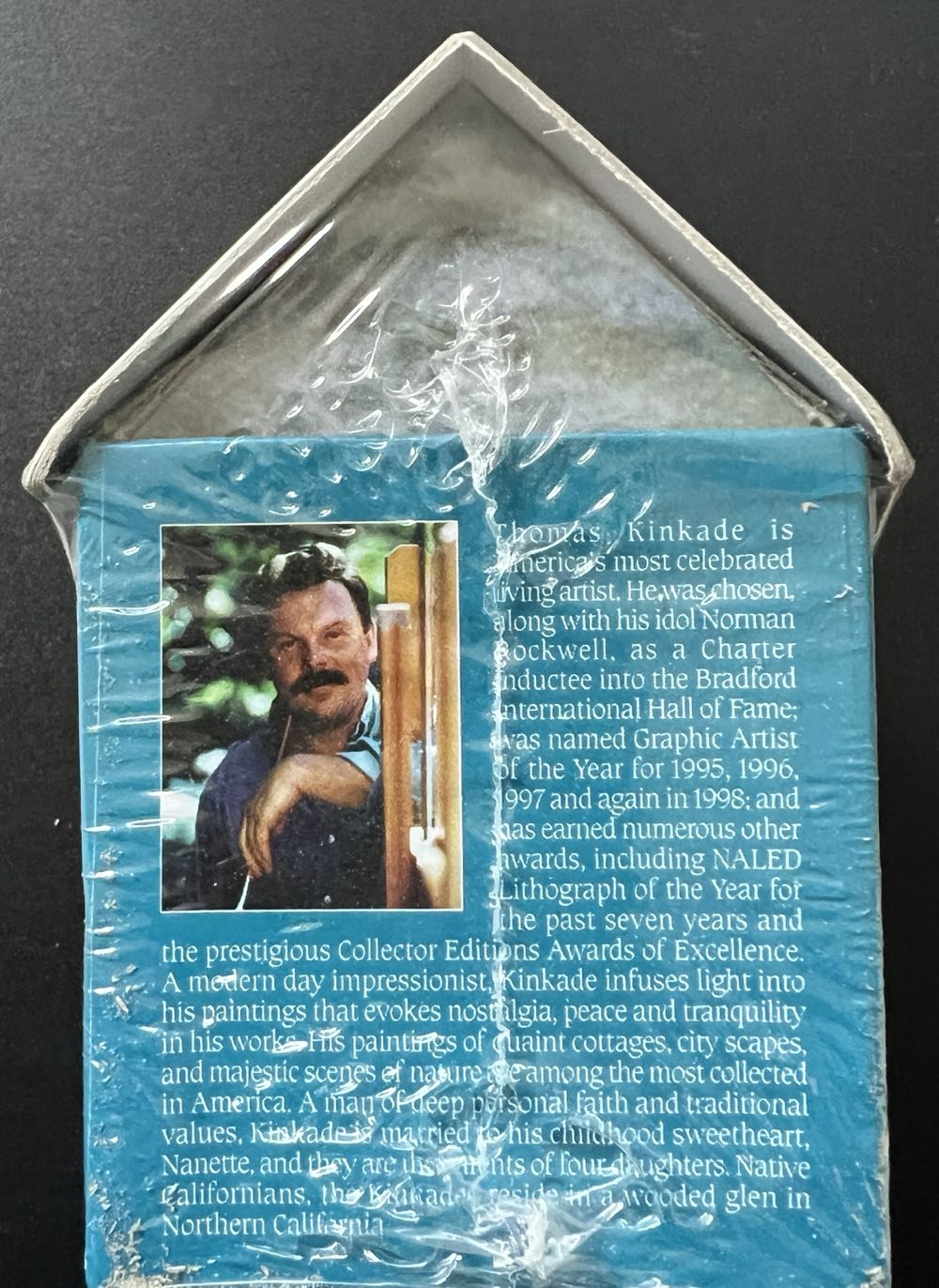 Collector’s Cottage I -  Ceaco puzzle collectible [Barcode 021081015158] - Main Image 3