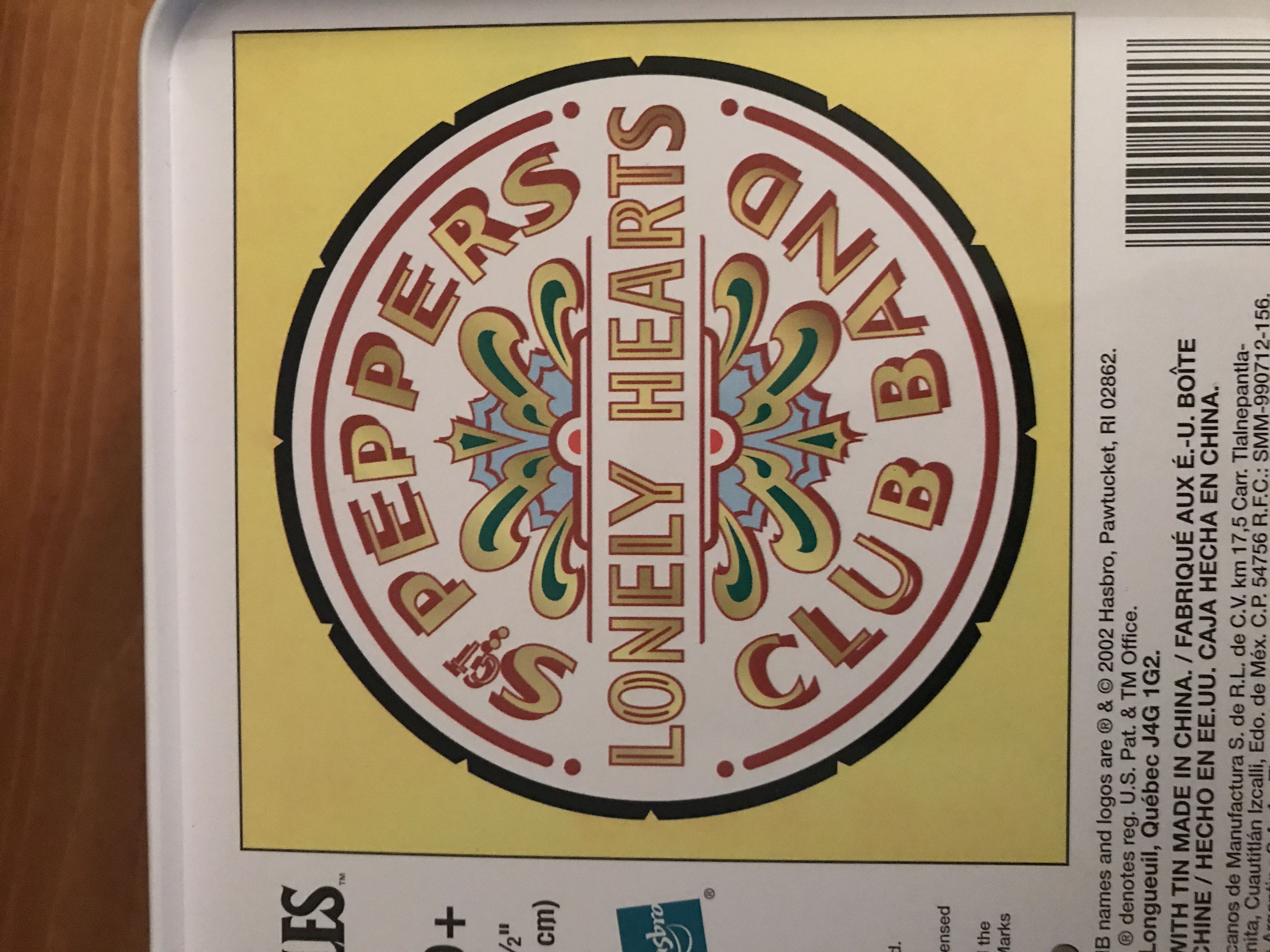 Sgt Peppers Lonely Hearts Club Band - MB Puzzle puzzle collectible [Barcode 076930492857] - Main Image 2