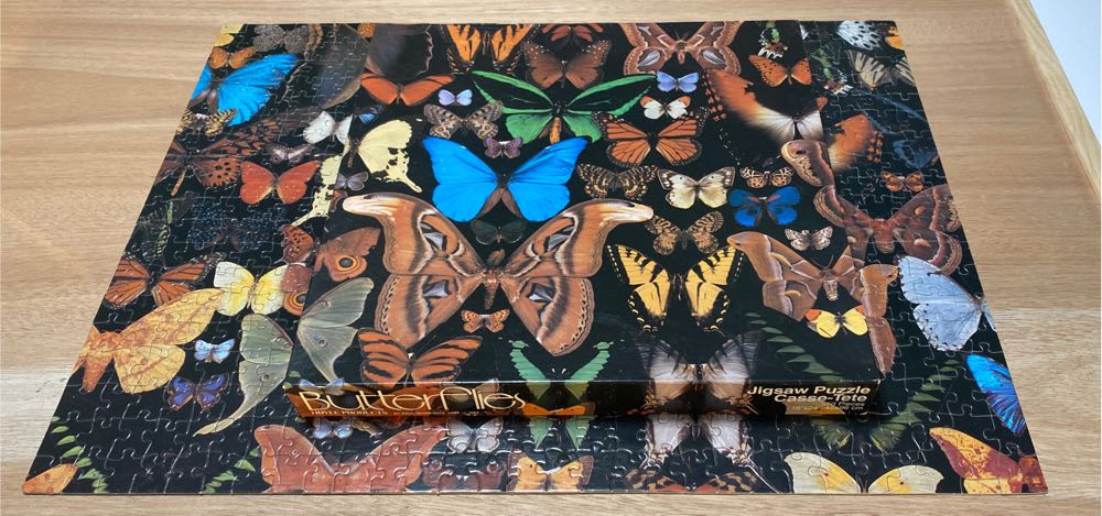 Butterflies - Hoyle puzzle collectible [Barcode 041187080225] - Main Image 3
