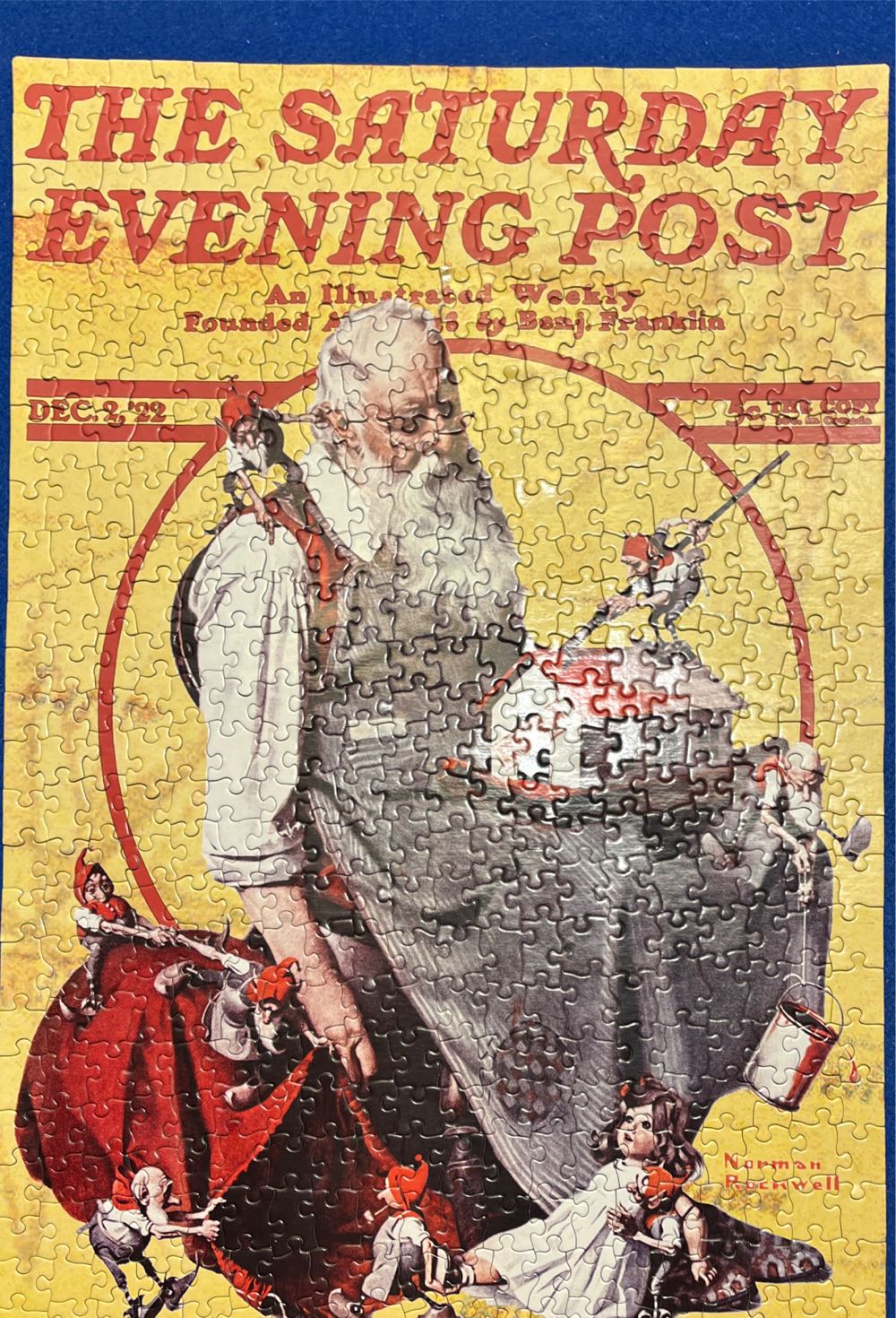 Santa With Elves - Master Pieces puzzle collectible [Barcode 705988310683] - Main Image 2