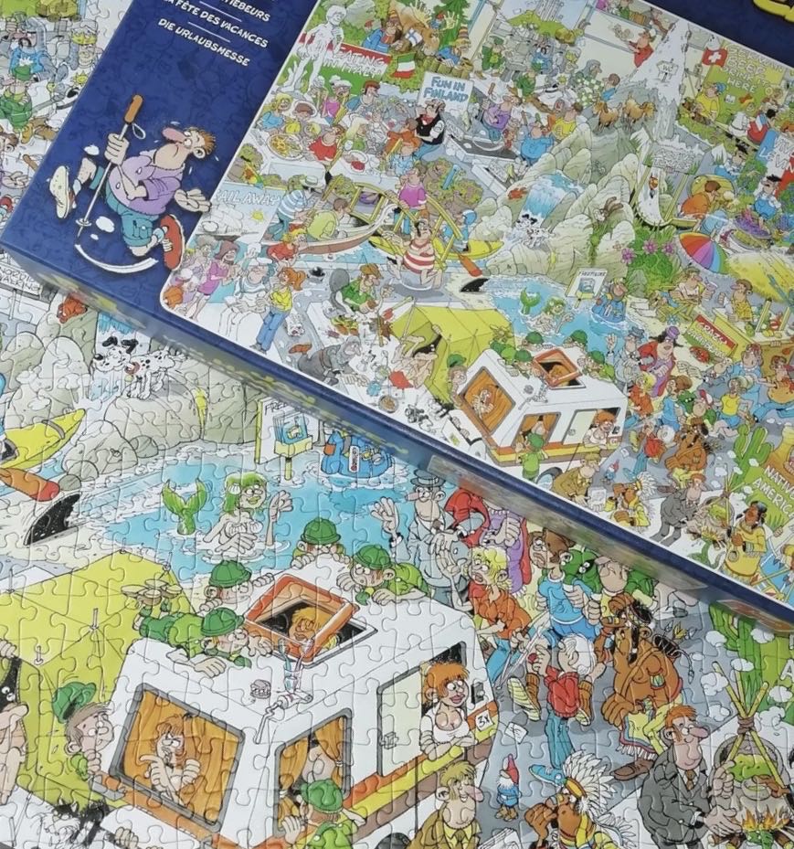 The Holiday Fair - Jumbo puzzle collectible [Barcode 8710126190517] - Main Image 4