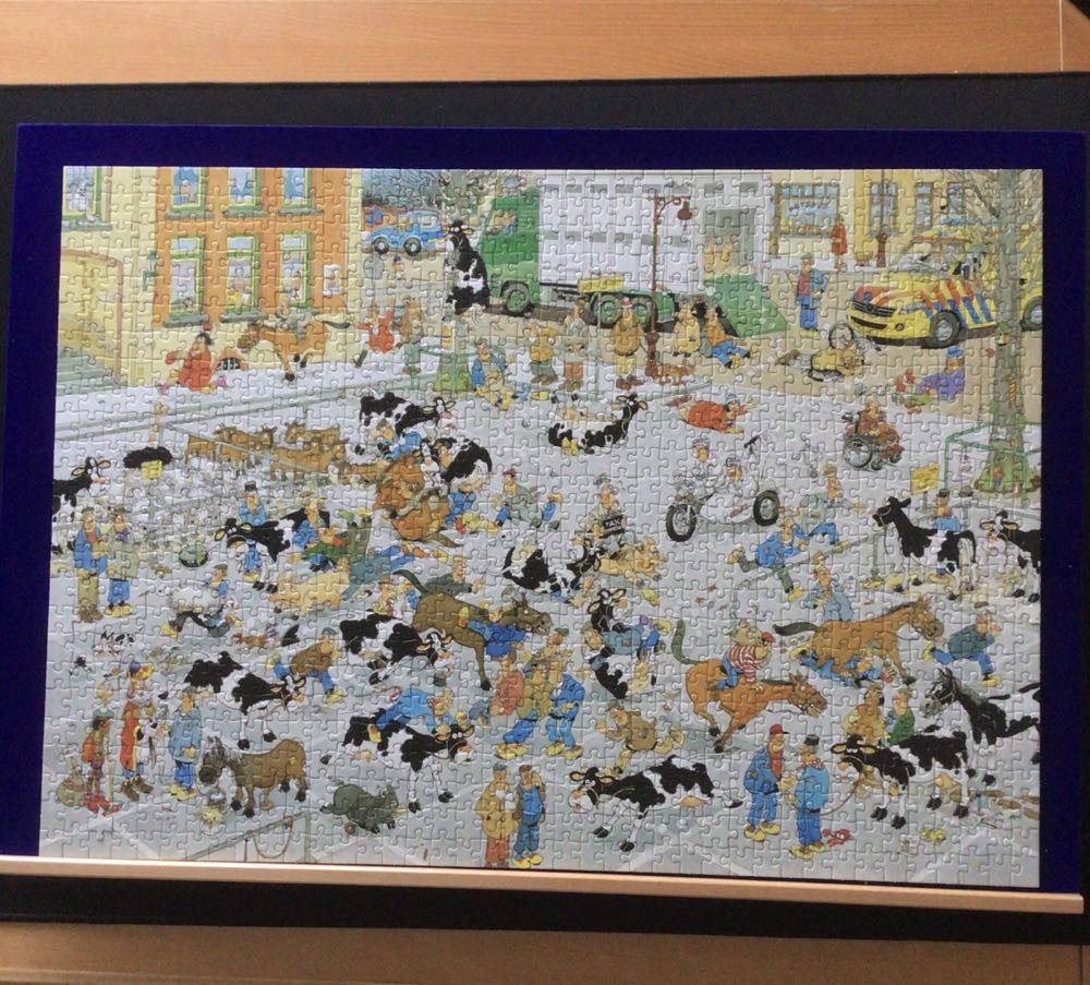 The Cattle Market - Jumbo puzzle collectible [Barcode 8710126190753] - Main Image 3
