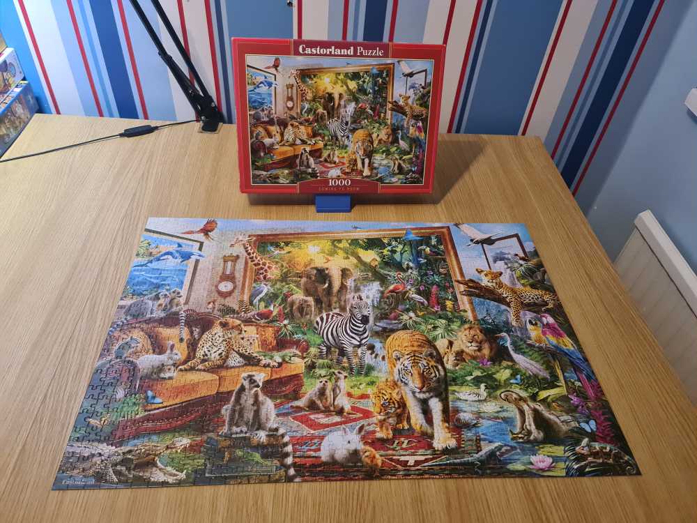 Coming to room - Castorland puzzle collectible [Barcode 5904438104321] - Main Image 2