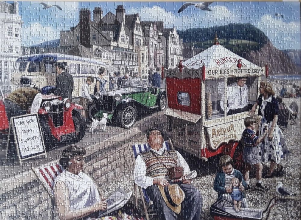 Happy Days, Sidmouth - Ravensburger Happy Days Collection puzzle collectible [Barcode 4005556192182] - Main Image 3