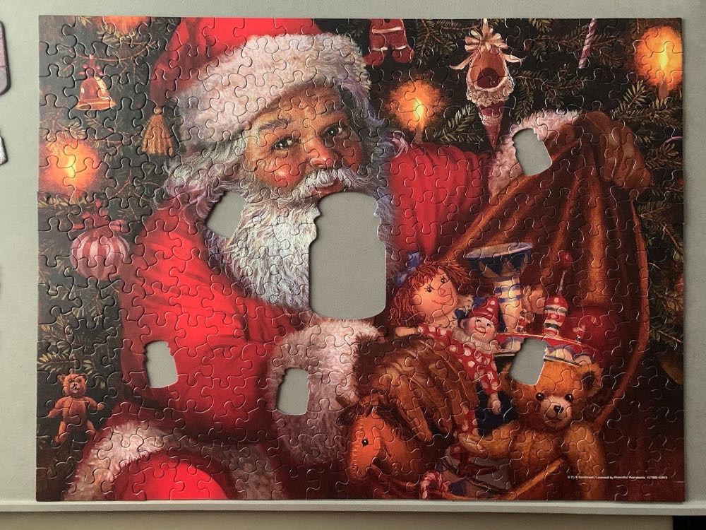 Yankee Candle Christmas Eve - Hasbro puzzle collectible - Main Image 2