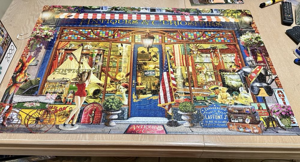 Antiques And Curiosities - Buffalo Games puzzle collectible [Barcode 079346020843] - Main Image 2