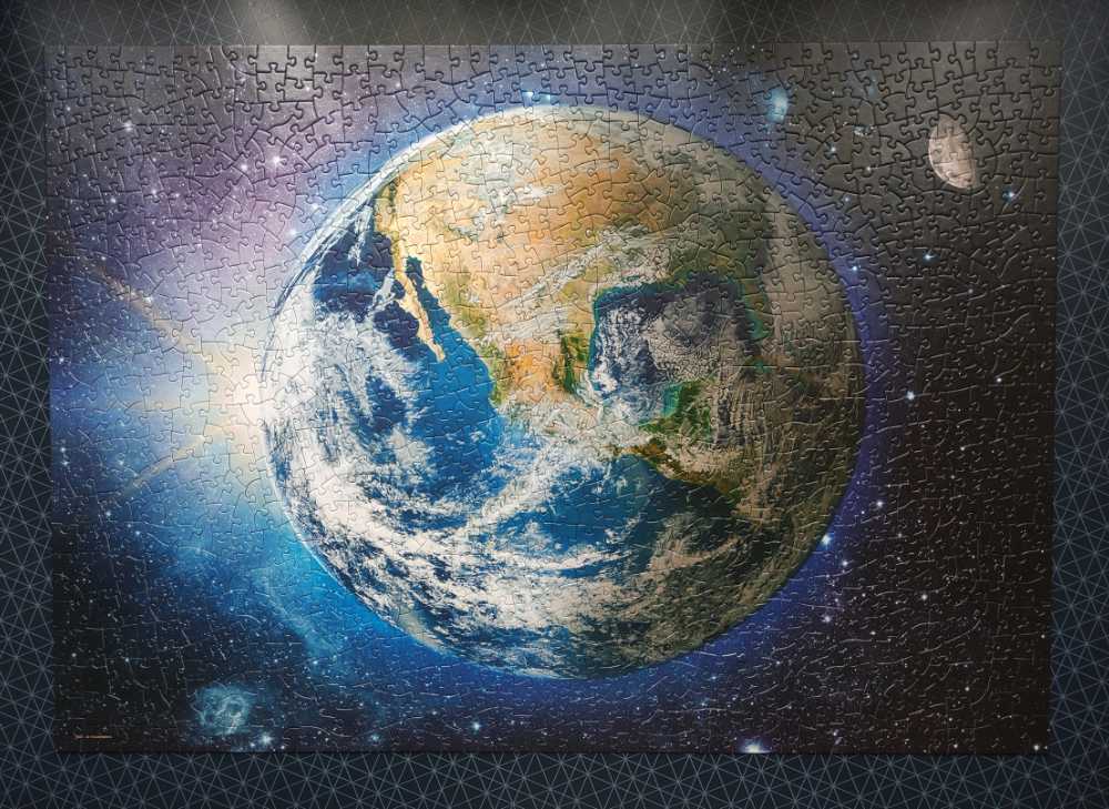 Our planet - EuroGraphics puzzle collectible [Barcode 628136655415] - Main Image 2