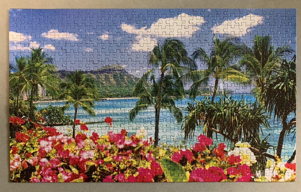 Diamond Head, Honolulu, Hawaii - Puzzlebug puzzle collectible [Barcode 639277722034] - Main Image 2