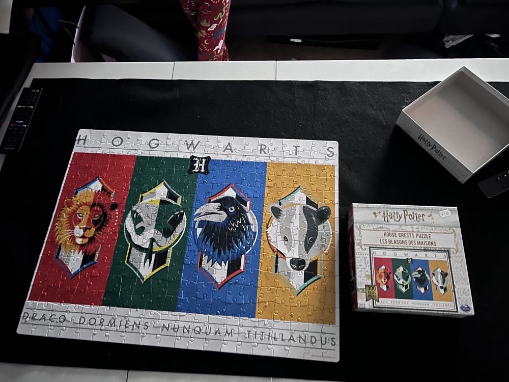 Harry Potter - House Crests - Spin Master puzzle collectible [Barcode 778988277874] - Main Image 3