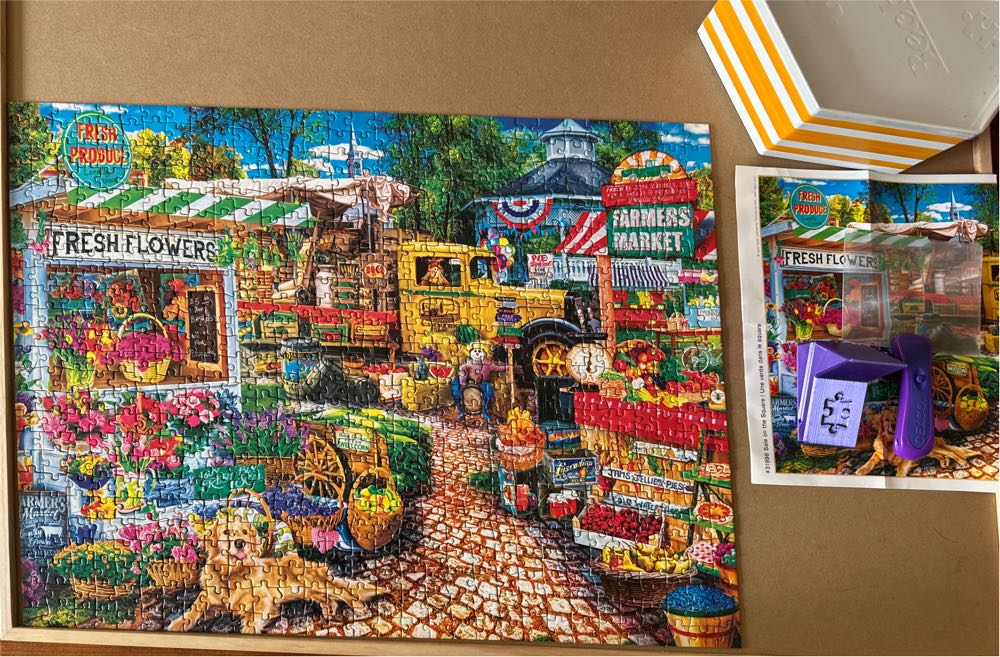 Farmer’s Market - Sale On The Square - MasterPieces puzzle collectible [Barcode 705988319969] - Main Image 4