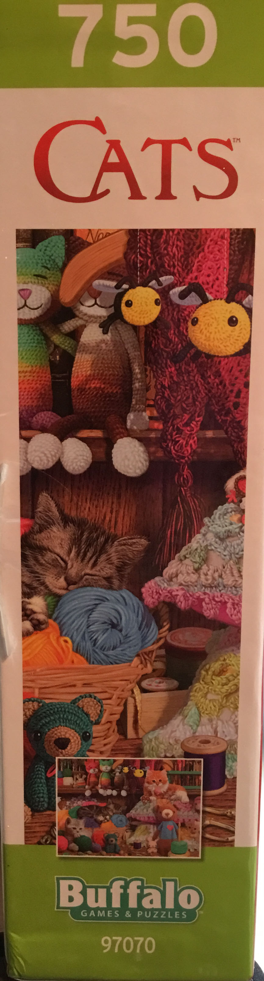 Crochet Kittens (V) Danielle 🐱 - Buffalo puzzle collectible [Barcode 079346172771] - Main Image 2