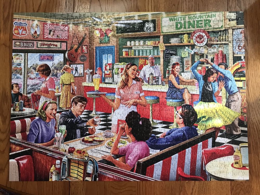 American Diner - White Mountain puzzle collectible [Barcode 724819261741] - Main Image 2