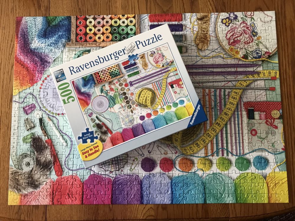 Needlework Station - Ravensburger puzzle collectible [Barcode 4005556164400] - Main Image 3