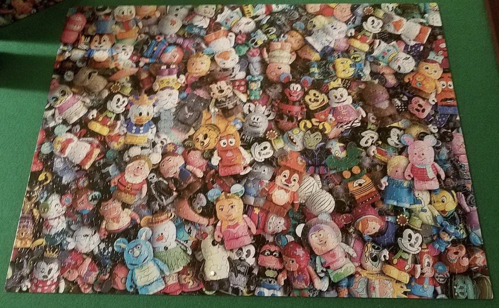 Disney Vinylmation - Ceaco puzzle collectible [Barcode 021081290258] - Main Image 3