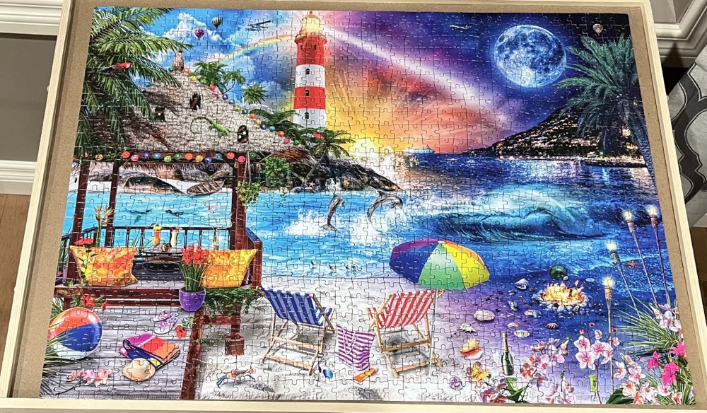 Life’s A Beach - Buffalo puzzle collectible [Barcode 079346118489] - Main Image 3