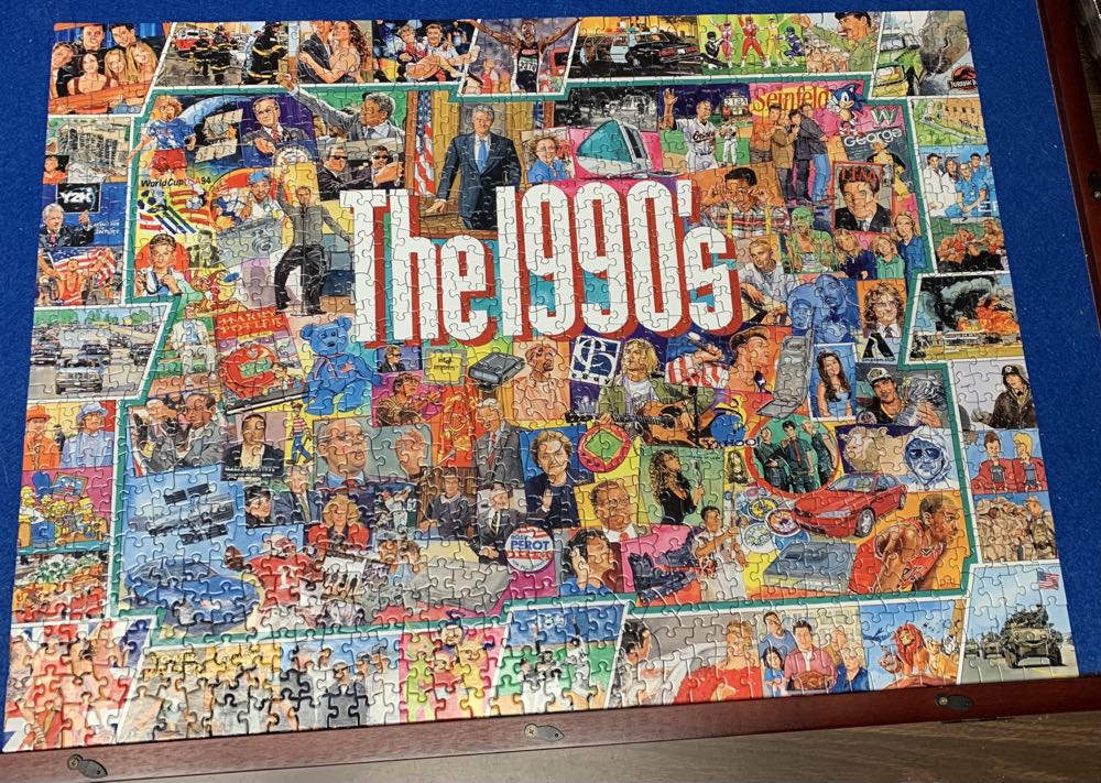 The 1990’s - White Mountain puzzle collectible [Barcode 724819259526] - Main Image 2