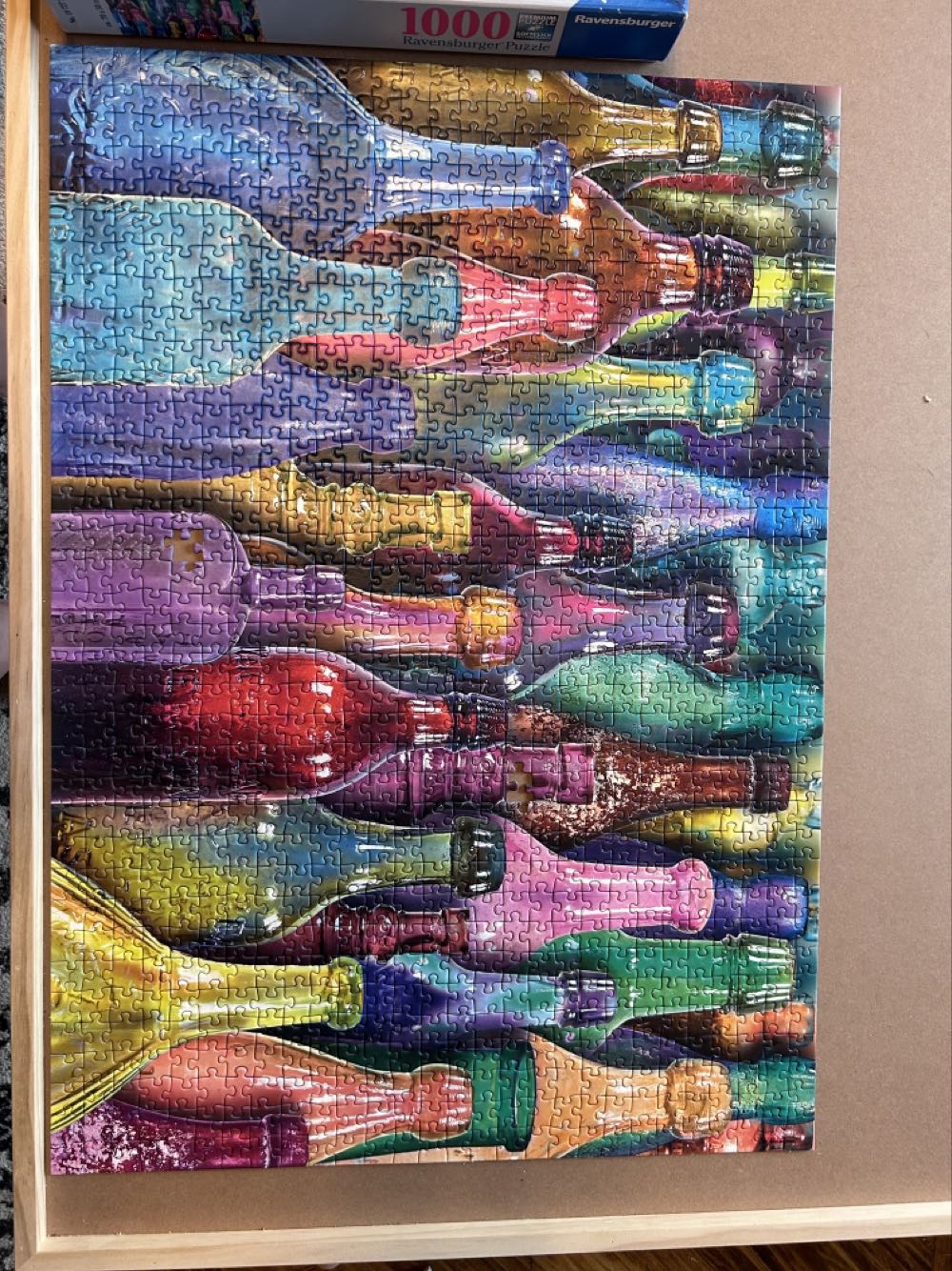 Colorful Bottles - Ravensburger puzzle collectible [Barcode 4005556197279] - Main Image 3