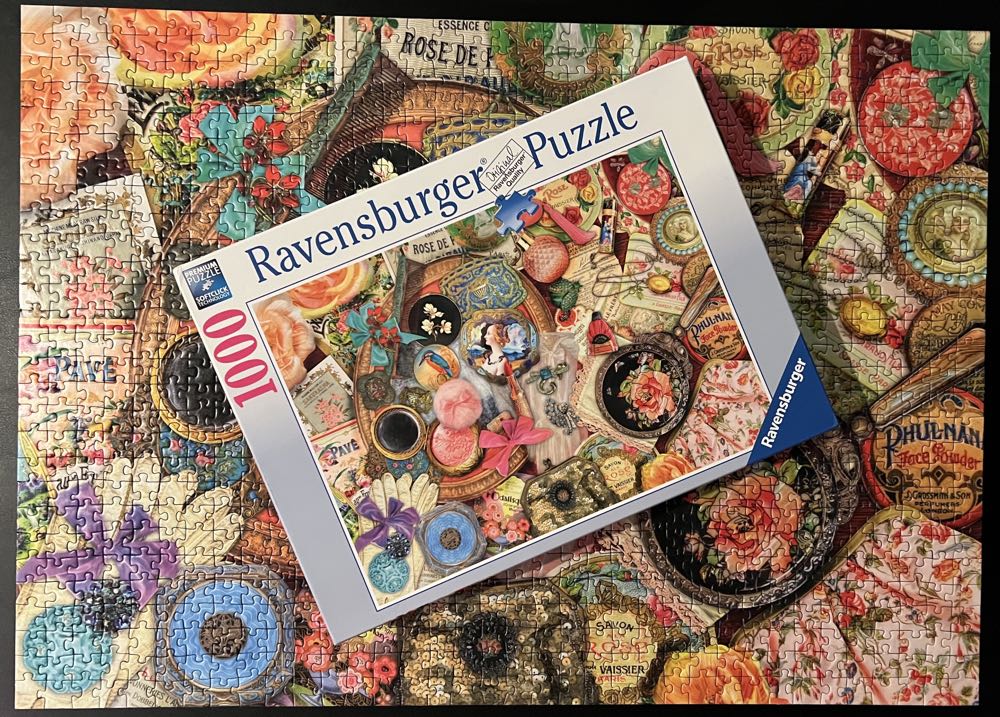 Vintage Collage - Ravensburger puzzle collectible [Barcode 4005556195862] - Main Image 4