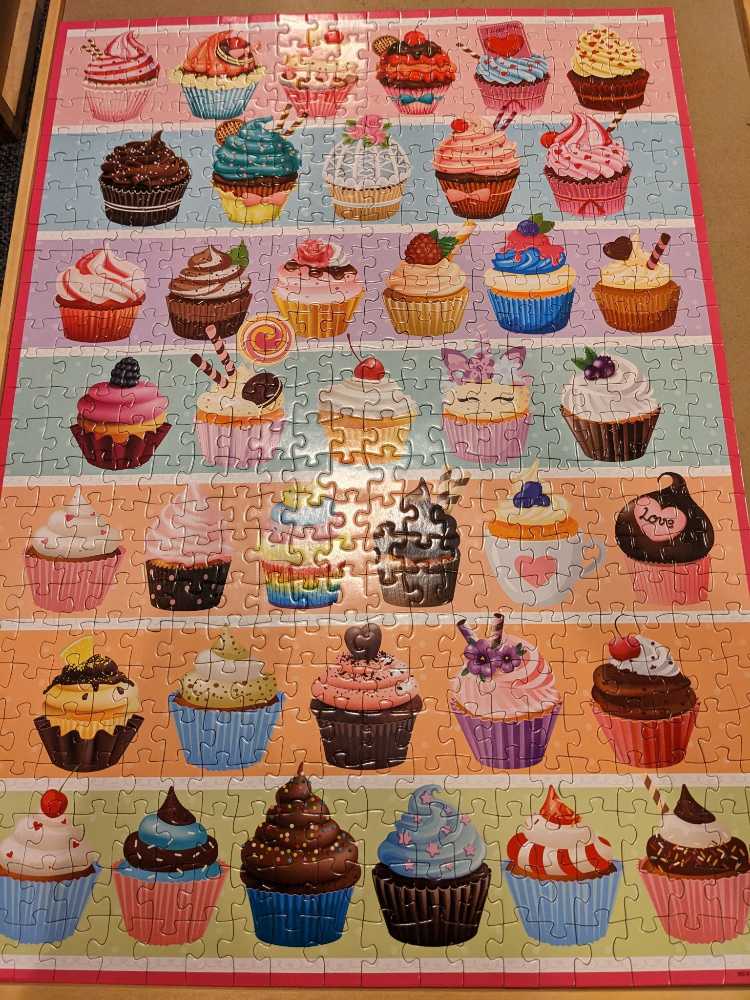 Cupcake Celebration - Eurographics puzzle collectible - Main Image 2