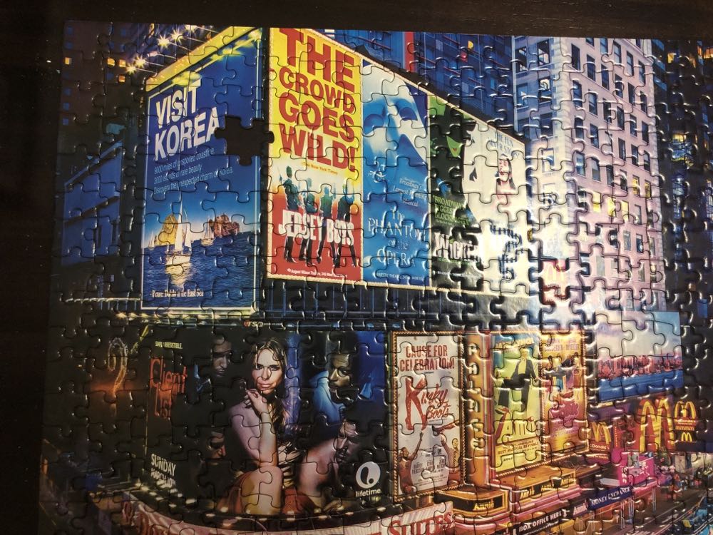 Times Square - MasterPieces puzzle collectible [Barcode 705988715884] - Main Image 4