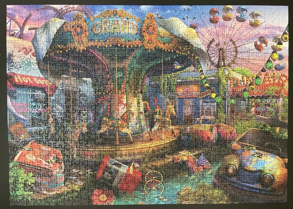 Abandoned: Gloomy Carnival - Ravensburger puzzle collectible - Main Image 4