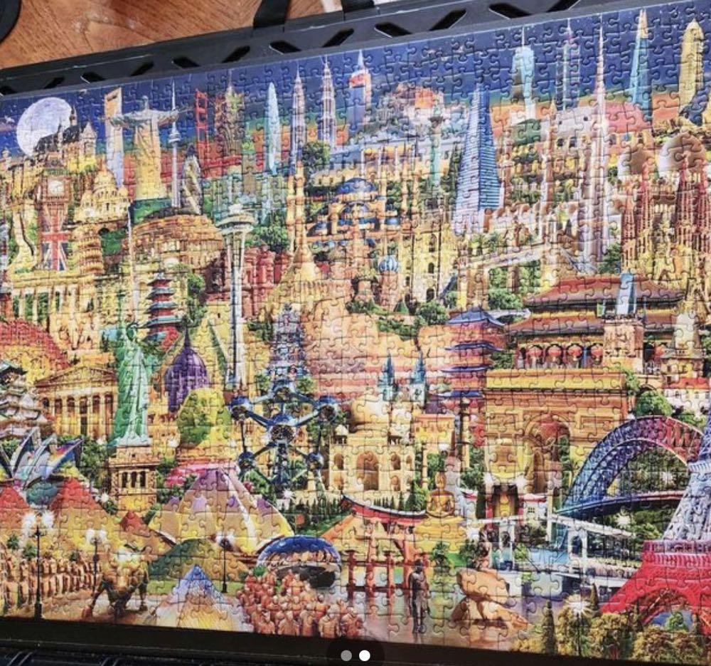 World Landmarks by Night  - Ravensburger puzzle collectible [Barcode 4005556198436] - Main Image 4