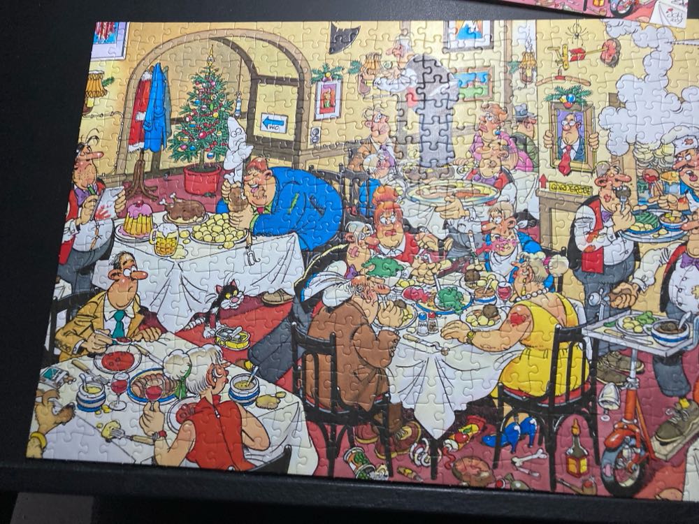 A Dining Disaster 81802 - Jumbo 500 puzzle collectible [Barcode 8710126818022] - Main Image 2