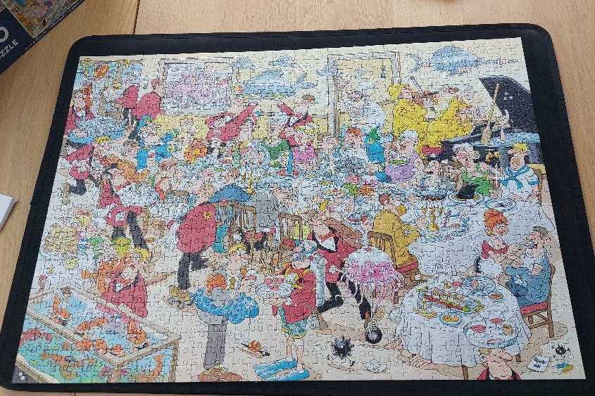 Clash Of The Bakers - Jumbo puzzle collectible [Barcode 8710126190036] - Main Image 3