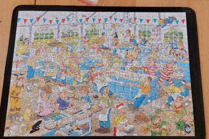 Clash Of The Bakers - Jumbo puzzle collectible [Barcode 8710126190036] - Main Image 4