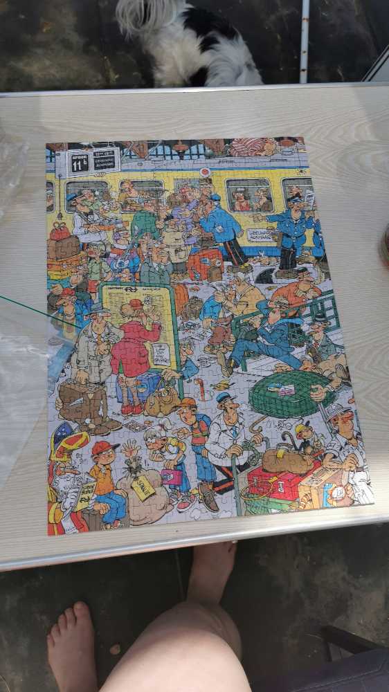 Platform Pandemonium  - Jan Van Haasteren puzzle collectible [Barcode 8710126813164] - Main Image 2